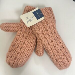 Universal Thread - Handknit Mittens - NWT!